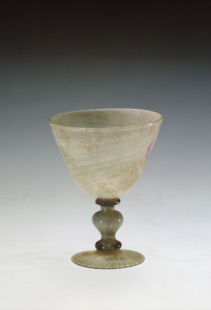 图片[1]-White silk glass goblet-China Archive